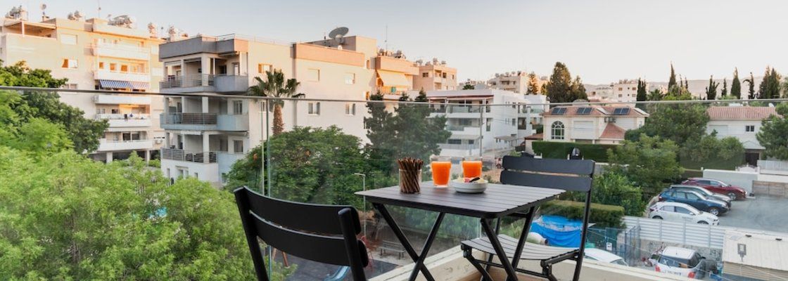 Central Apartment With Balcony Views Near the Ocean in Limassol All Yours Öne Çıkan Resim