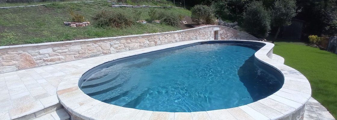 Quiet Holiday Home in Acqualagna With Swimming Pool Havuz