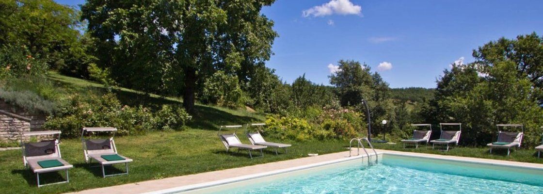 Restful Holiday Home in Acqualagna With Swimming Pool Havuz