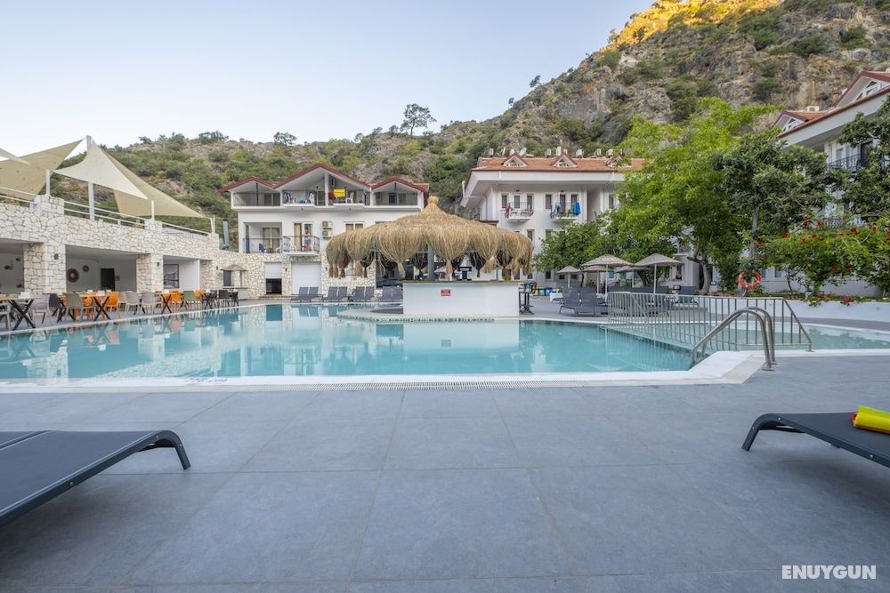 Akdeniz Beach Hotel 2