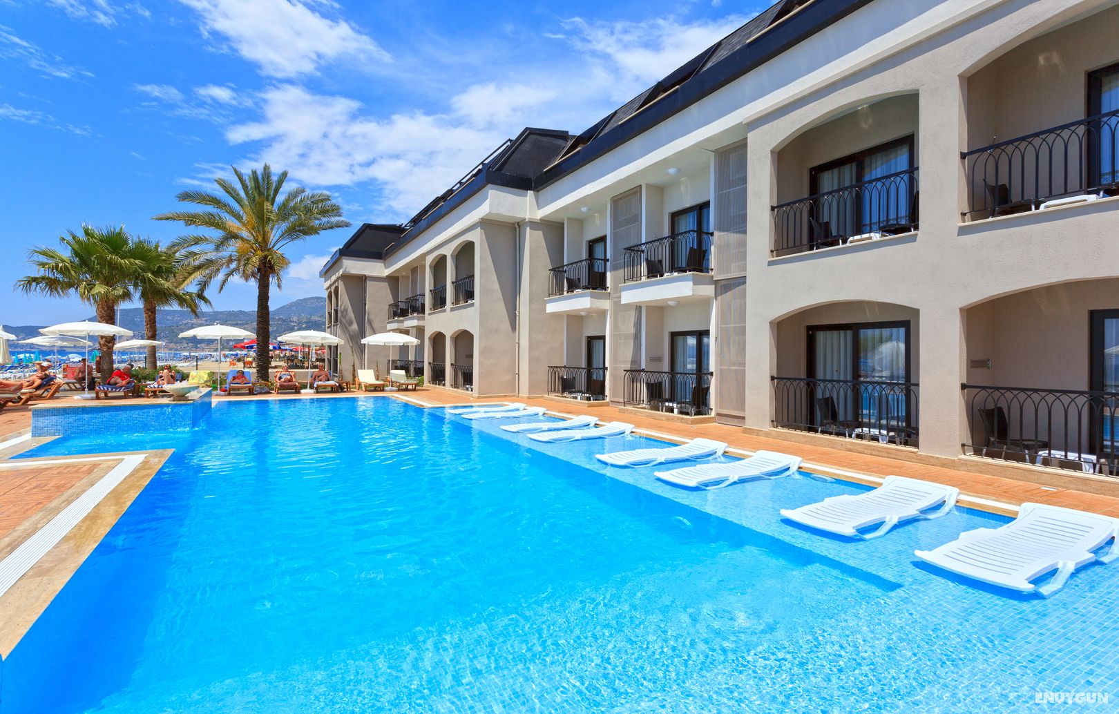 Alaaddin Beach Hotel - Adults Only 5