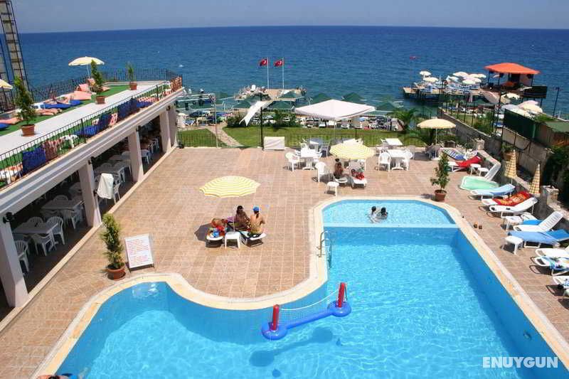 Aleria Belport Beach 2