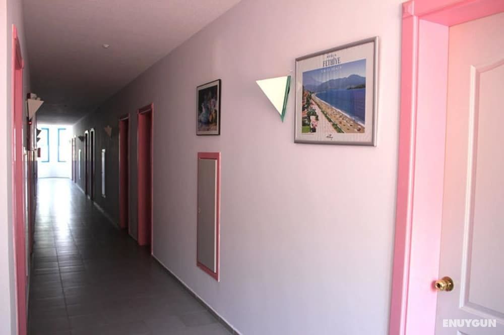 Aymes Hotel 3