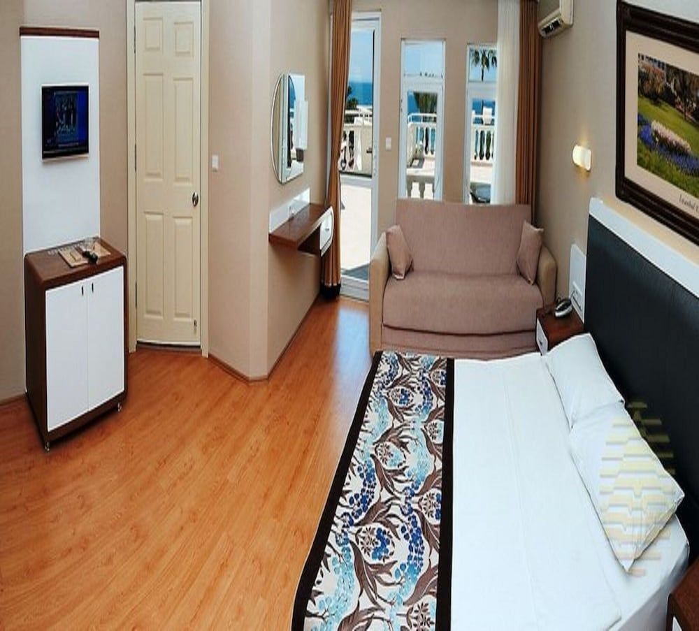 Azak Hotel 4