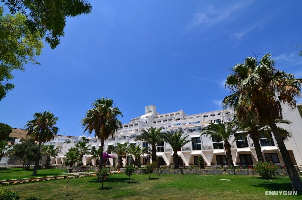 Azka Hotel 4