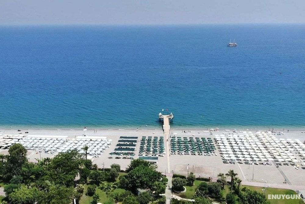 BESO Beach Hotel 5
