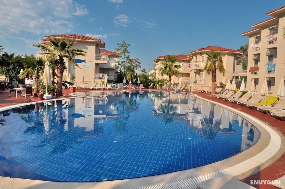 The Blue Lagoon Deluxe Hotel 2