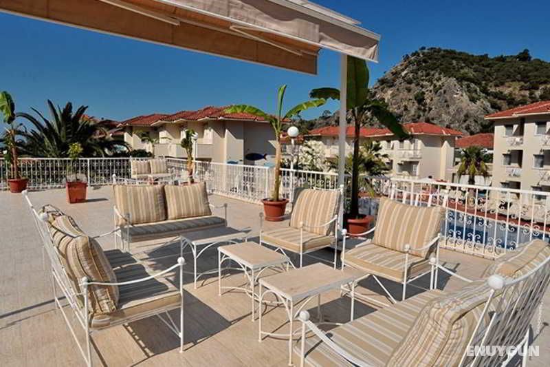 The Blue Lagoon Deluxe Hotel 4
