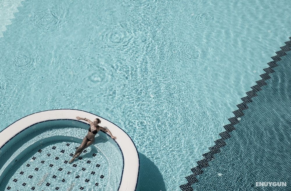 Charisma De Luxe Hotel 2