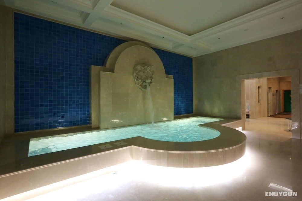 Charisma De Luxe Hotel 3