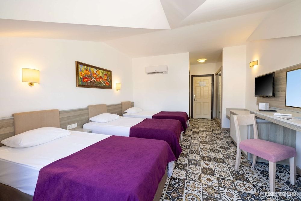 Crystal Aura Beach Resort & Spa 2
