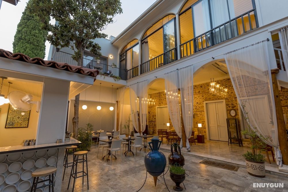 Delight Deluxe Hotel 2