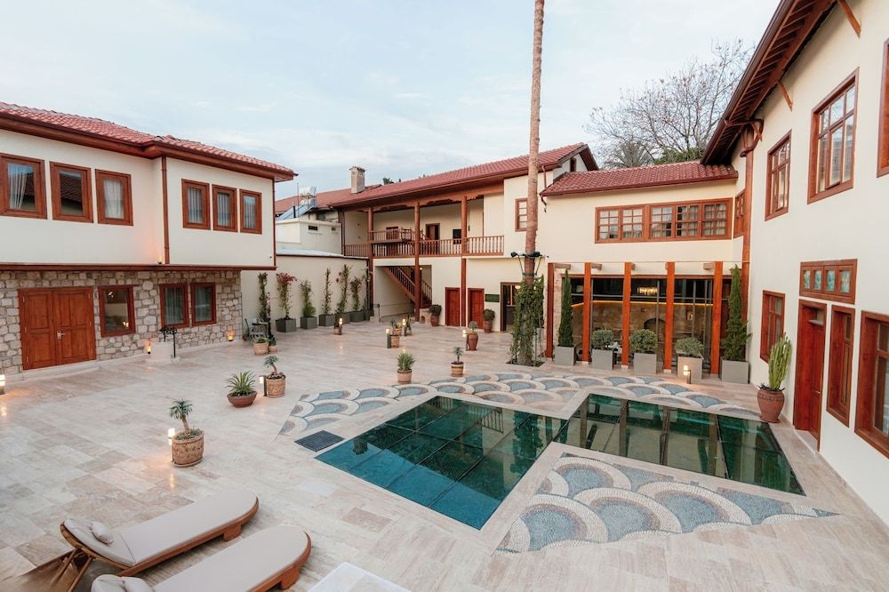 Dumo Suite Hotel 5