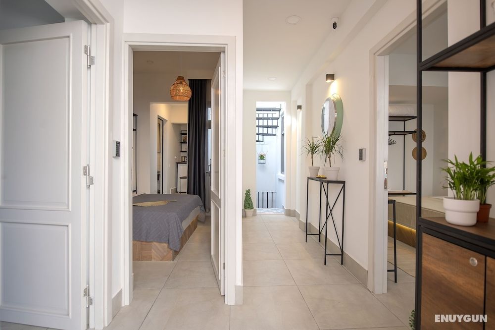 The Easy Rooms 4