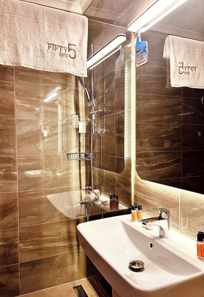 Fifty5 Suite Hotel 2