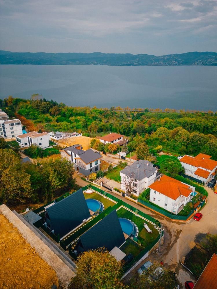 Golden Luxury Bungalow 3