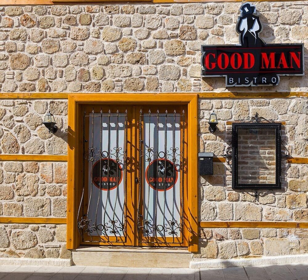 Goodman Hotel & Bistro 4
