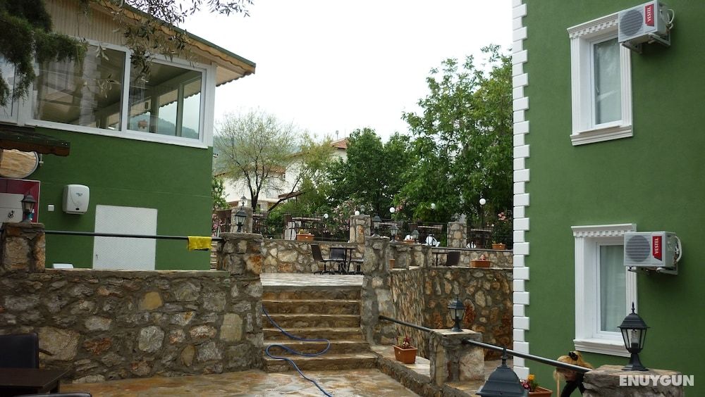 The Green Valley Hotel 4