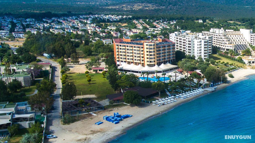 The Holiday Resort Hotel 2