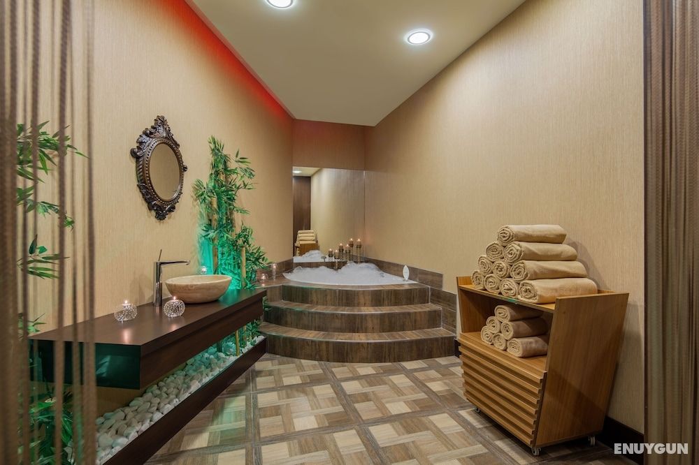 Holiday Inn Antalya - Lara, an IHG Hotel 5