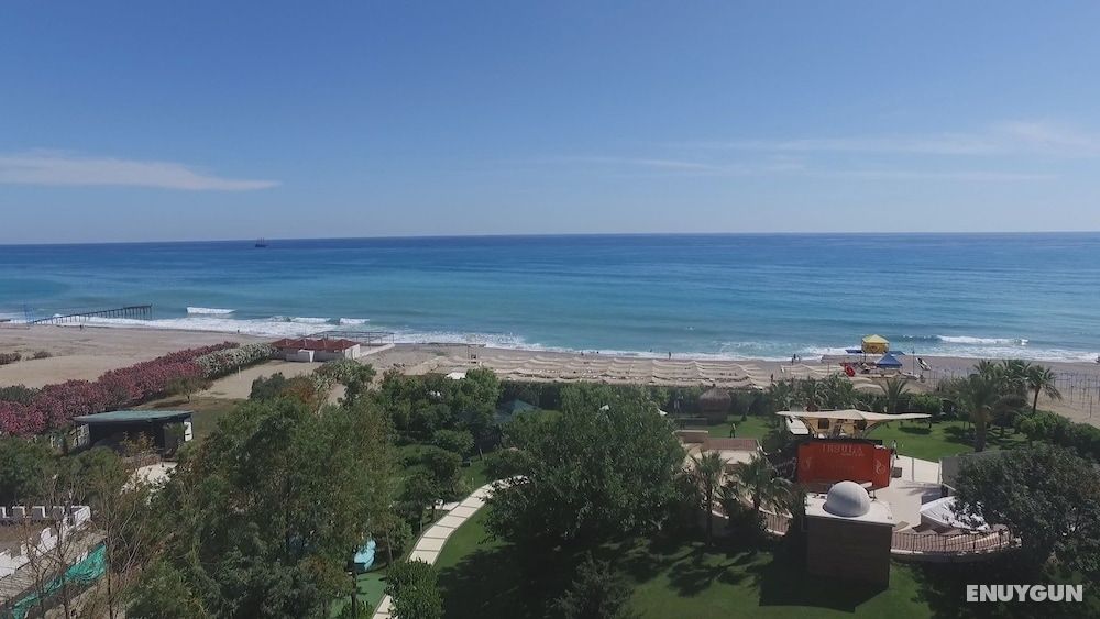 Insula Resort & Spa 5