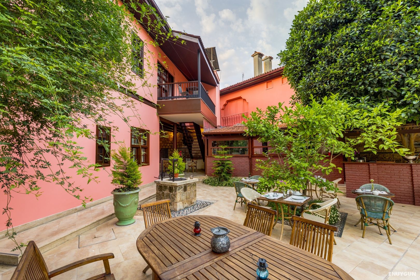 Kauçuk Hotel 5