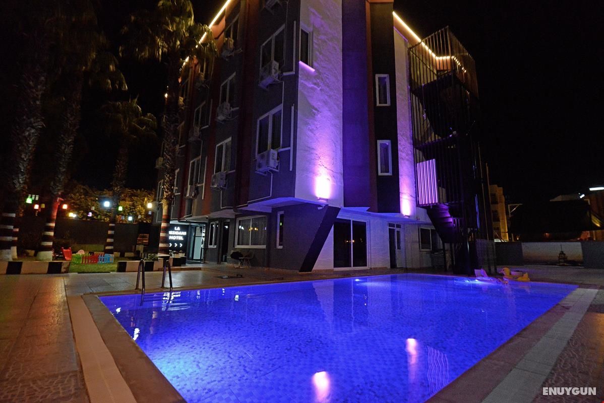 La Rezidans Hotel 4