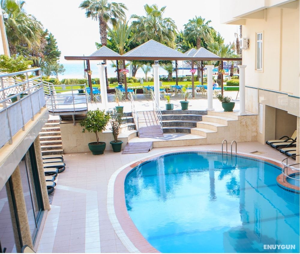 L'ancora Beach Hotel 4