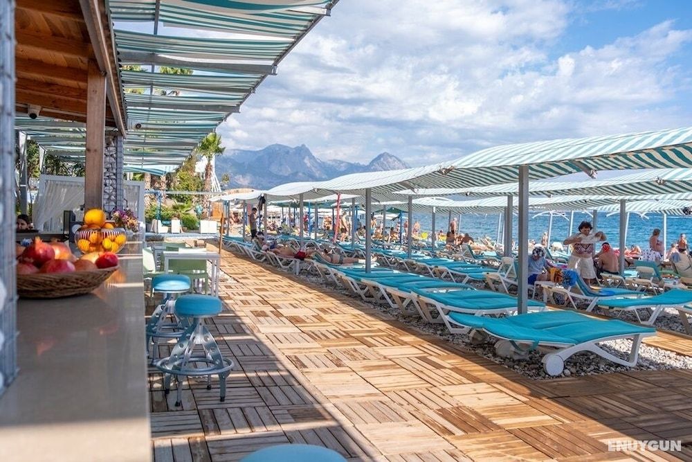 L'ancora Beach Hotel 3