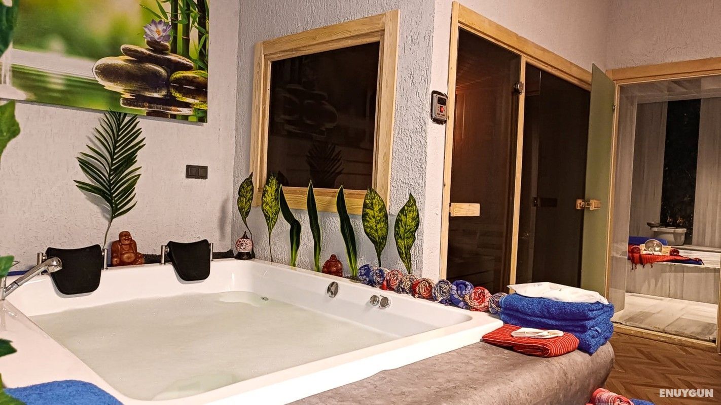 Lara World Hotel 4