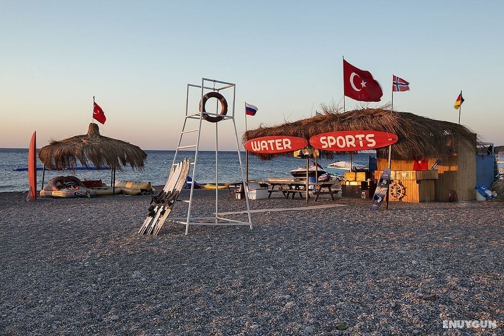 Larissa Sultan Beach 3