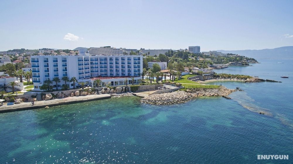 Le Bleu Hotel & Resort 3