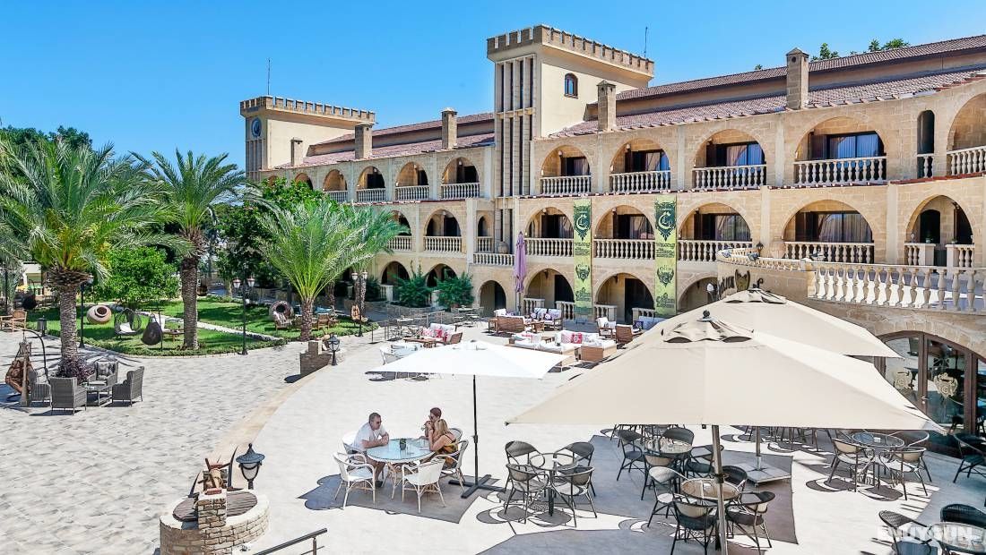 Le Chateau Lambousa Hotel 5