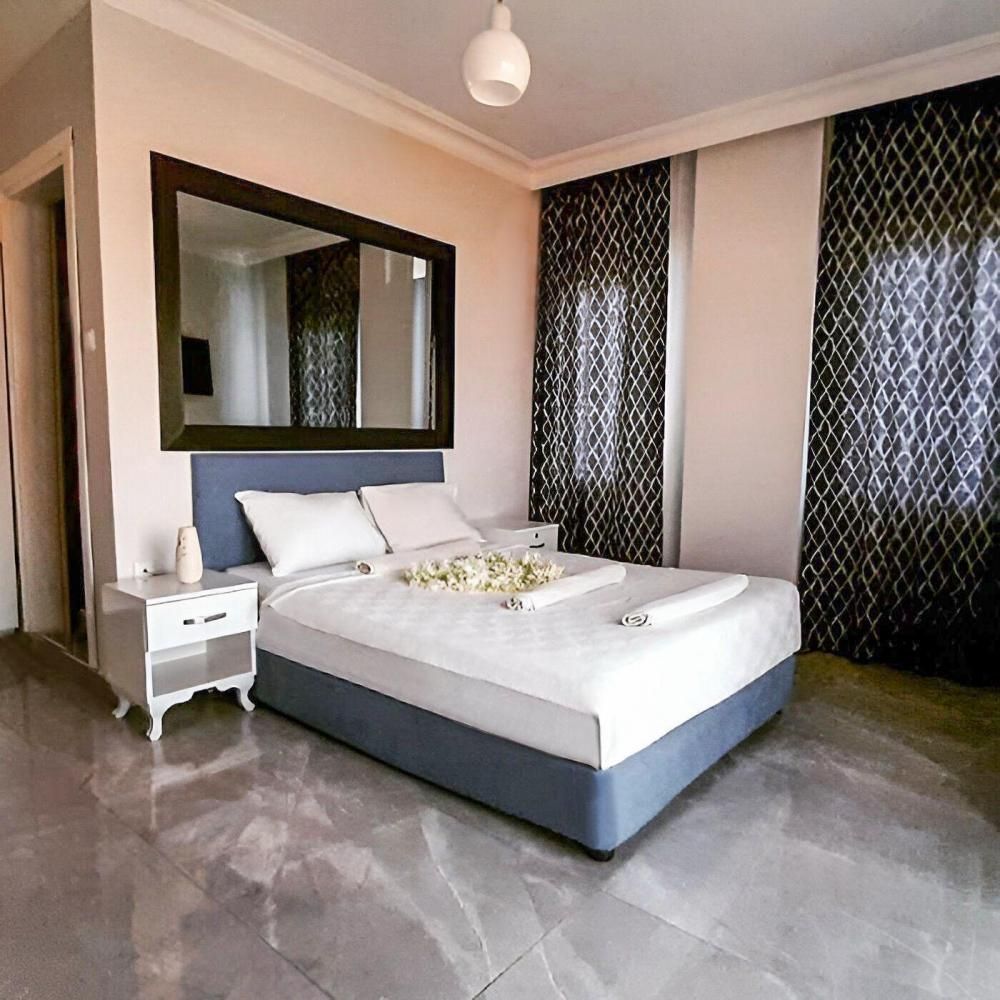 Lion Hotel 2