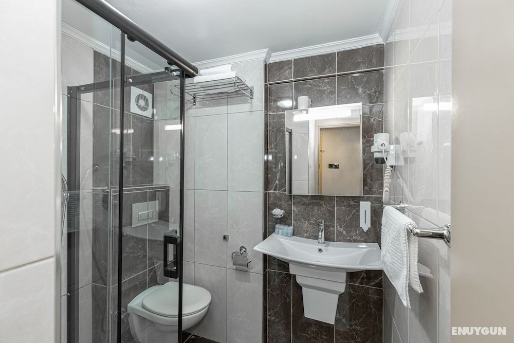 Loyal City Hotel 5
