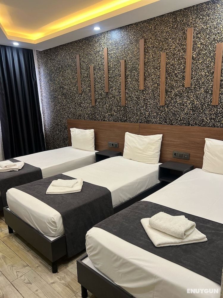 Luna Hotel 2