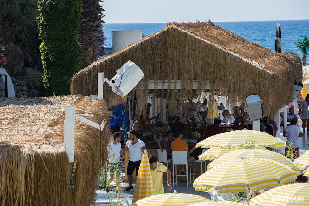 Marti Beach Hotel 3