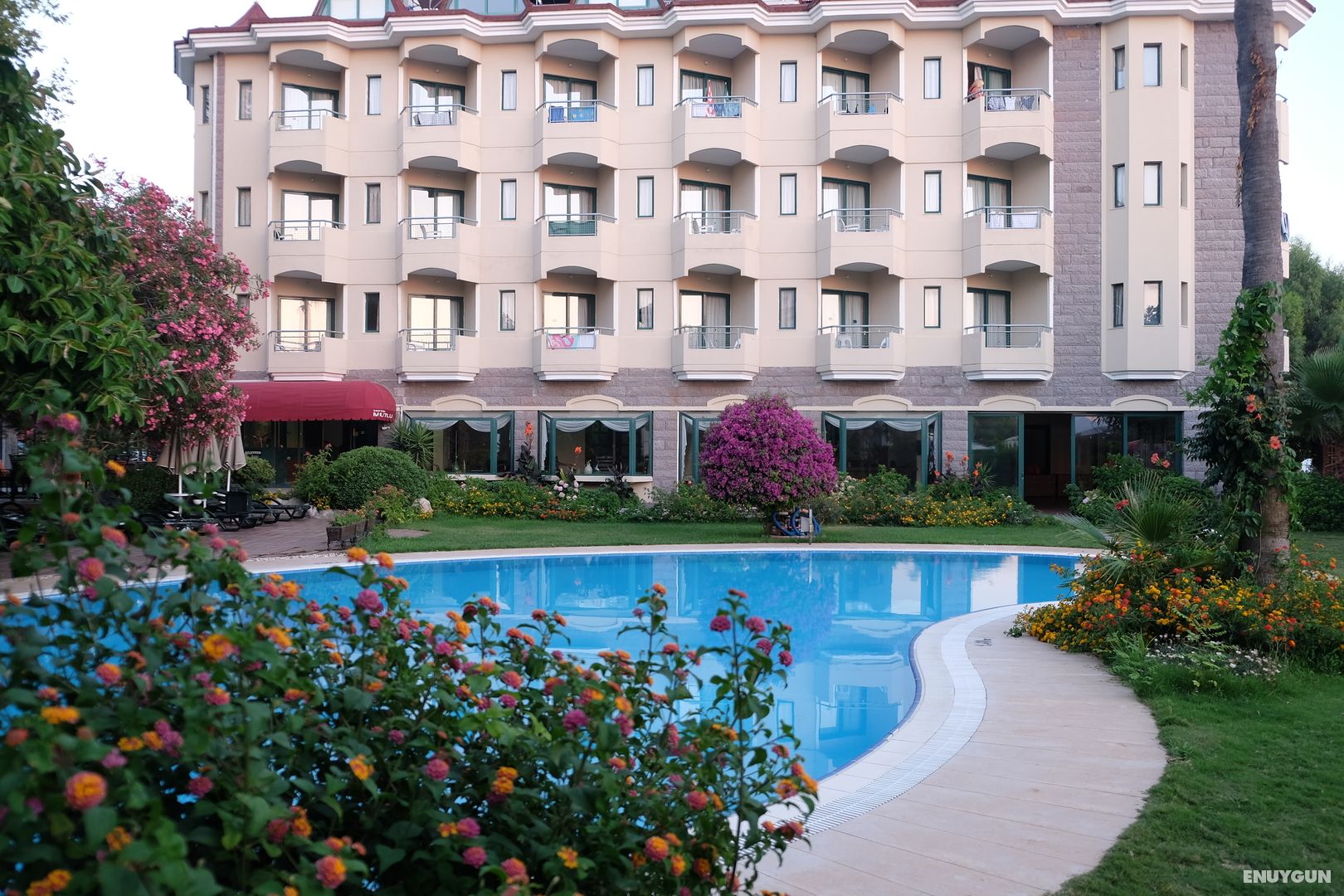 Mutlu Beach 2