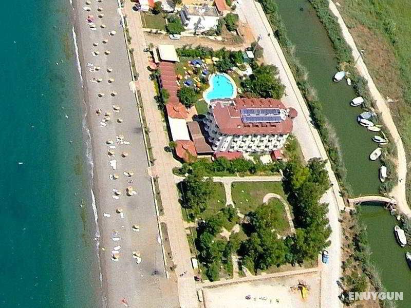 Mutlu Beach 3