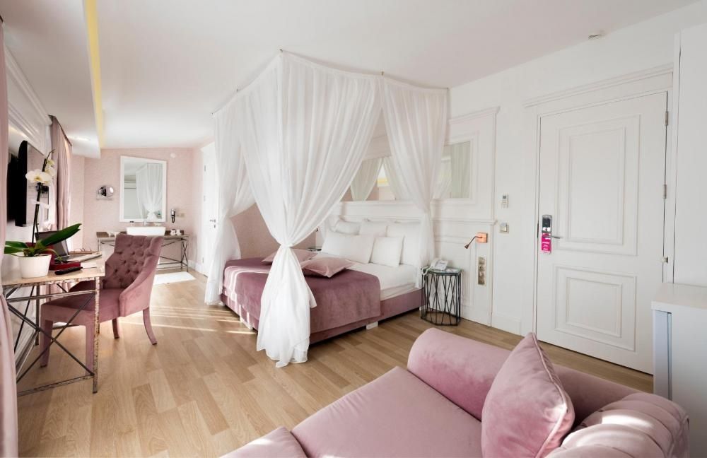 Nun Hotel Lara 2