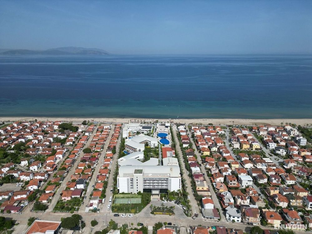 Palm Wings Beach Resort & Spa Kuşadası 2