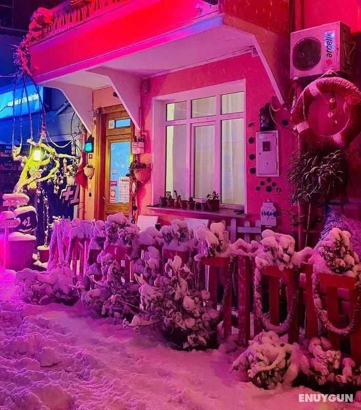 Pembe Pansiyon 3