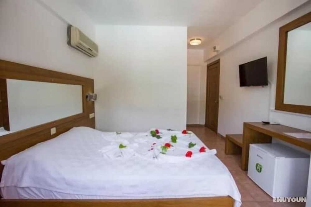 Pink Palace Hotel 5