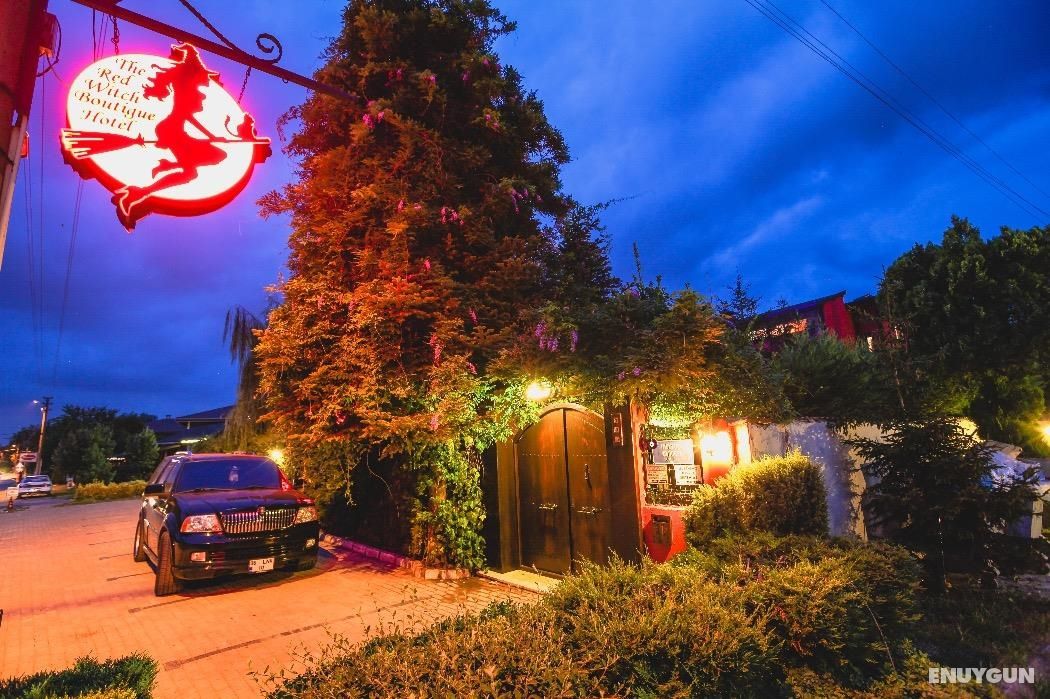 The Red Witch Boutique Hotel 4