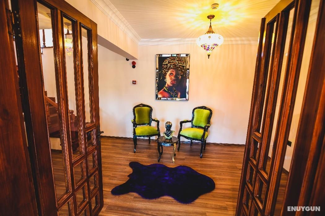 The Red Witch Boutique Hotel 5