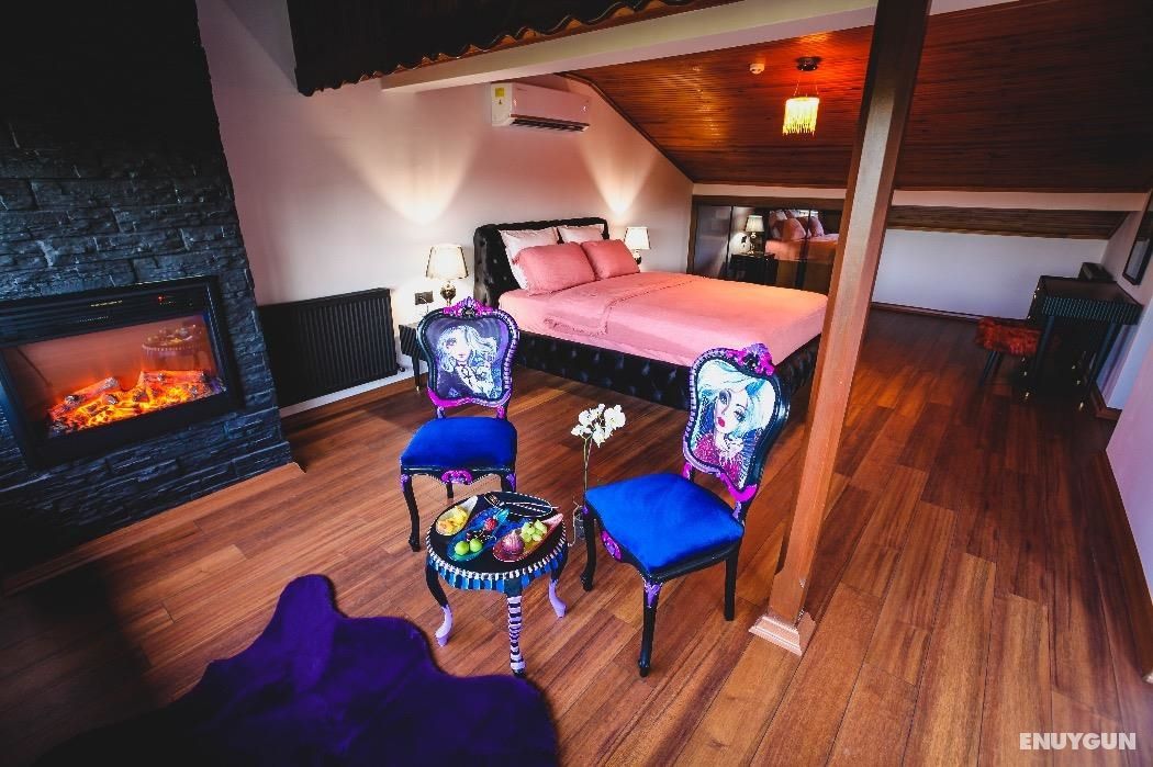 The Red Witch Boutique Hotel 2