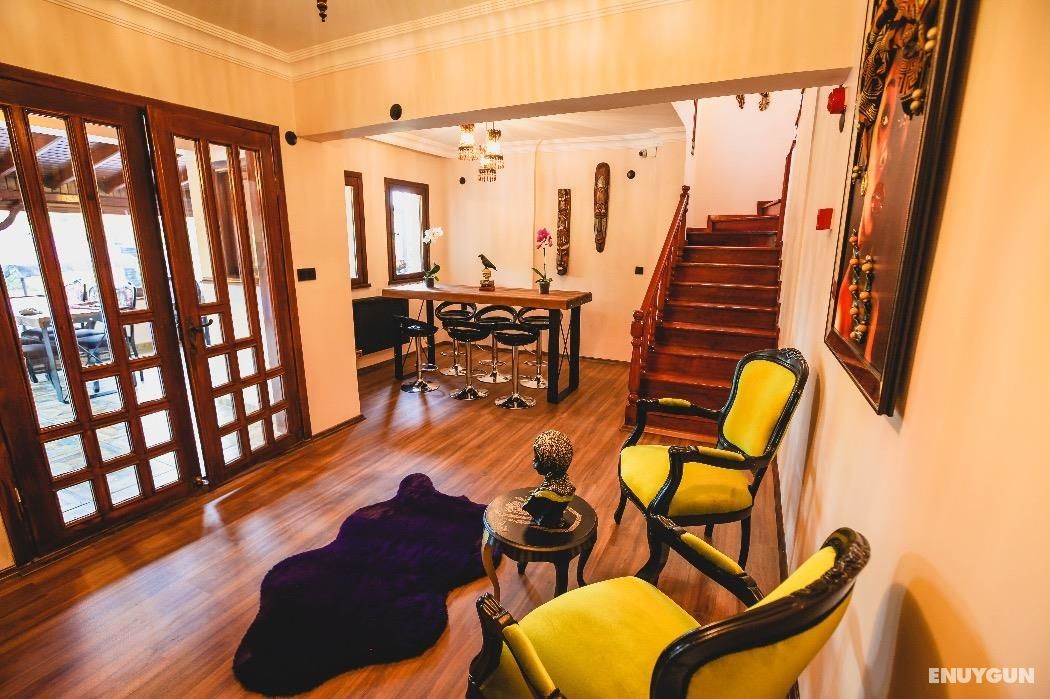 The Red Witch Boutique Hotel 3
