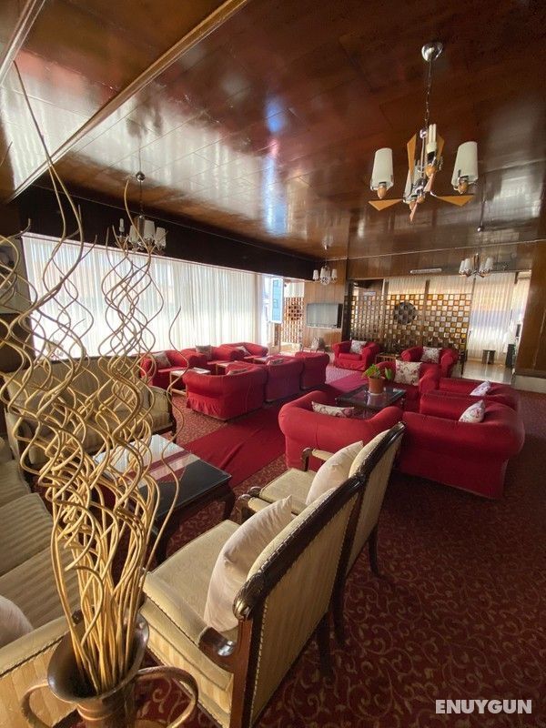 The Rose Otel 4