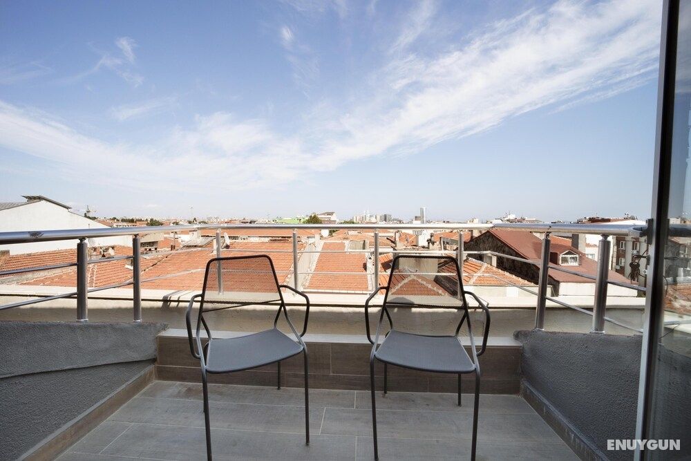 SECOND SUIT Otel 3