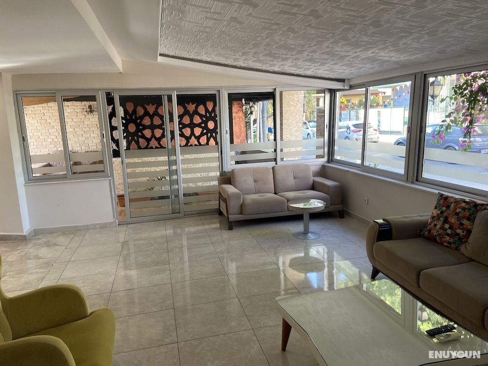 Serenity Suit Hotel 4